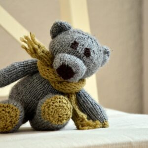 Ours gris et jaune